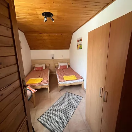 Kristaly Apartmanhaz *