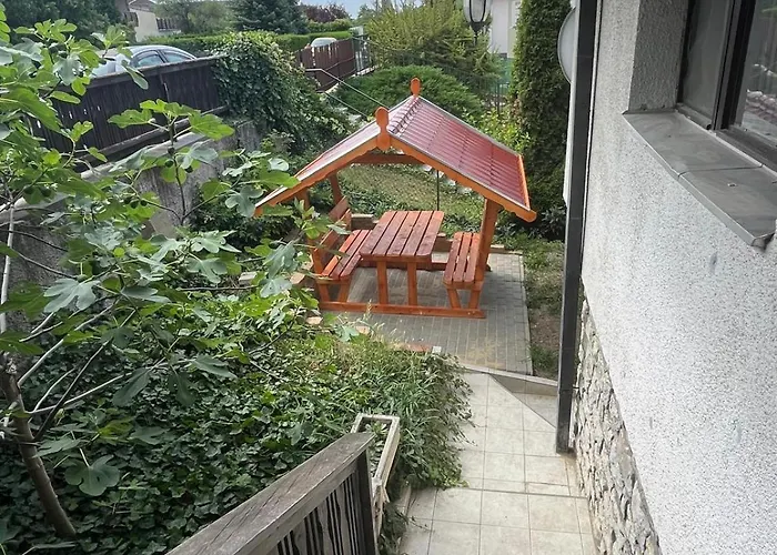 Kristaly Apartmanhaz *