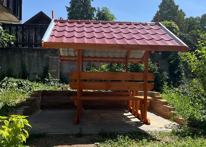 Kristaly Apartmanhaz *