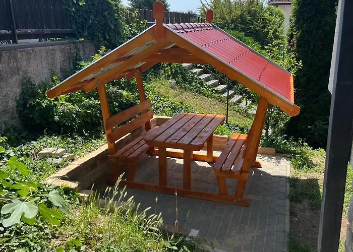 Kristaly Apartmanhaz Lägenhet *