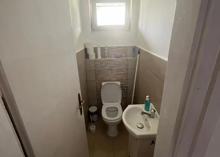 דירה Kristaly Apartmanhaz פוניארצוושהג'